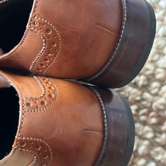 Cole Haan Brown Wingtip Oxfords with Brogue Detailing